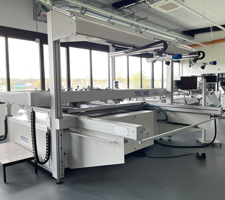 The THIEME 1000 S screen printing machine in the Technology Center